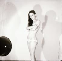 cca 1976 5 db aktfelvétel fekete-fehér negatívra,  Menesdorfer Lajos (1941-2005) budapesti fotóművés...