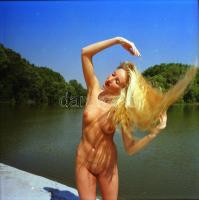 cca 1994 Jelzés nélkül 5 db aktfelvétel színes negatívra,  Menesdorfer Lajos (1941-2005) budapesti f...