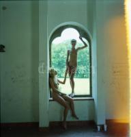 cca 1989 Jelzés nélkül 7 db aktfelvétel színes negatívra,  Menesdorfer Lajos (1941-2005) budapesti f...