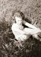 cca 1987 Szépasszonyok forgataga - szolidan erotikus felvételek, 13 db vintage negatív és/vagy diapo...