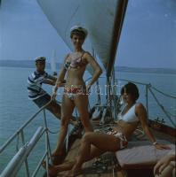 1971 Balaton, az Uránusz nevű vitorláson készült 13 db szabadon felhasználható vintage negatív, 6x6 ...