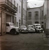 cca 1960 Kecskeméti mentőállomáson négy gépkocsi, szabadon felhasználható, vintage negatív, 6x6 cm