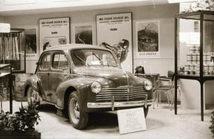 Automobilok, versenyautó, karambolos jármű - 11 db szabadon felhasználható, vintage negatív különfél...