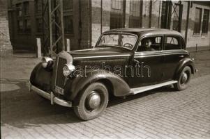 Automobilok, versenyautó, karambolos jármű - 11 db szabadon felhasználható, vintage negatív különfél...