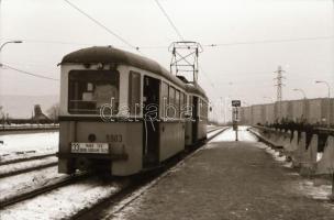 1981 Budapest, Villamosok az Árpád hídon, 38 db szabadon felhasználható vintage negatív, 24x36 mm