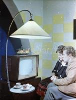 cca 1962 TV készülék professzionális, színes reklám felvételei, 5 db szabadon felhasználható vintage negatív, 9x6 cm