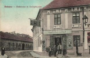 1913 Budapest II. Medve és Csalogány utca sarka, Franzoso Károly tőzsde, csemege és borkereskedése. Kapható Franzoso Károly üzletében (r)