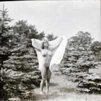 cca 1971 Divatos frizurák, szolidan erotikus felvételek, 4 db vintage fotó + 4 db vintage negatív, (...