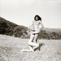 cca 1971 Rosszalkodni kéne már, szolidan erotikus felvételek, 4 db vintage fotó + 4 db vintage negat...