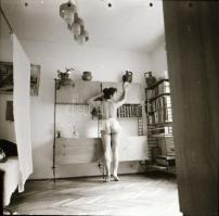 cca 1979 Női attrakciók, szolidan erotikus felvételek, 3 db vintage fotó + 1 db mai nagyítás + 3 db ...