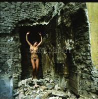 cca 1972 Modellekkel intimben, szolidan erotikus felvételek, 4 db vintage fotó + 3 db vintage negatí...