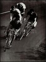 cca 1977 Kerékpár versenyzők, Gebhardt György (1910-1993) budapesti fotóművész hagyatékából 3 db fel...