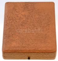 1922. "Magyar Bronz Érdemérem hadiszalagon" aranyozott Br kitüntetés, fémjel a peremen, ko...