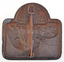 Osztrák-Magyar Monarchia 1914-1918. "Vergebliches Vordringen Gegen Triest" fém sapkajelvén...