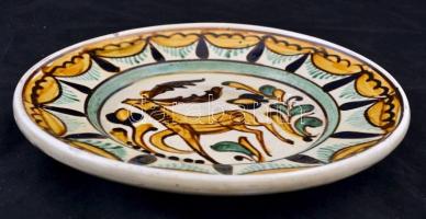 Szarvasos mázas kerámia falitányér. d 25 cm