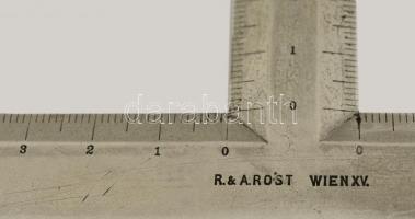 Műszaki vonalzók. R&A Rost Wien jelzéssel fa tartóban