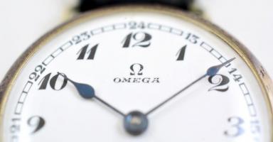 Omega ezüst női karóra bőr szíjjal, szép, működő állapotban / Silver wristwatch for women