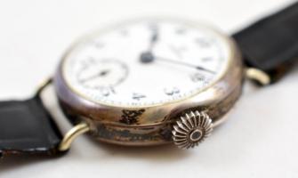 Omega ezüst női karóra bőr szíjjal, szép, működő állapotban / Silver wristwatch for women