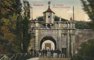 Komárom, Komárno; Új várkapu, osztrák-magyar katonák. L. H. Pannonia / Neues Festungstor / castle gate, K.u.K. soldiers (kopott sarkak / worn corners)