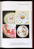 Herend. Virágzó manufaktúra az ezredfordulón. Bp., 2004, Magyar Képek Kiadó. Kiadói kartonált kötés,...