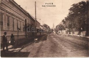 Paks, Deák Ferenc utca. Rosenbaum Ignác kiadása (EK)