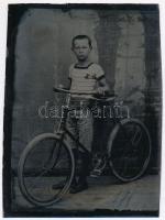 cca 1900 Fiú kerékpárral. Ferrótypia / Boy with a bycicle ferrotyp photo 7x9 cm