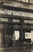 Budapest VII. Több Társadalmi és Jótékonysági Egyesület Ingyen Tanácsadó irodája. Baross tér 22. a Rottenbiller utca sarkán. photo (fl)