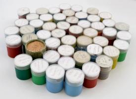 Ania diavetítő, 34 db régi mesefilmmel, közte: Kincskereső kisködmön, A telhetetlen méhecske, A csil...