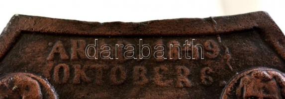 Kiss Pál: Aradi vértanúkat ábrázoló bronzírozott fém dombormű. Falra akasztható.. Jelzett. 27x24 cm