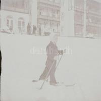 Vegyes fotónegatív tétel (síelők a Tátrában, teniszezők, katonák, stb.), 22 db, 6x6 cm