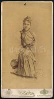 cca 1900 Serly Mathild aláírással színésznő képe. Strelisky fotó egy tűlyukkal 12x21 cm