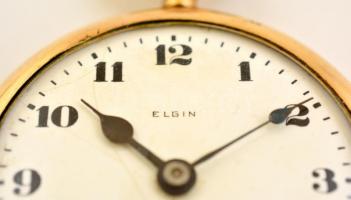 cca 1900 Elgin zsebóra csavarós hátlappal, szép szerkezettel, szép számlappal