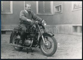 cca 1960 Pannonia motor fotója, 13x18 cm