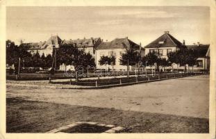 Komárom, Komárno; Széna tér. L. H. K. 148. / Senné námestie / square (EK)