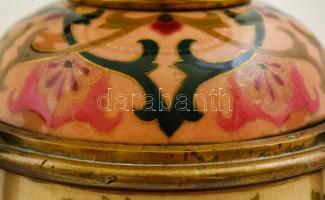 cca 1880 Zsolnay petróleumlámpa, hiányos, kézzel festett porcelánfajansz test, bronz talapzattal, m:...
