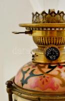 cca 1880 Zsolnay petróleumlámpa, hiányos, kézzel festett porcelánfajansz test, bronz talapzattal, m:...