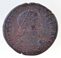 Római Birodalom / Arles / II. Julianus 361-363. AE2 (5,65g) T:2-,3 rep. Roman Empire / Arles / Julian II 361-363. AE2 "D N FL CL IVLIA-NVS P F AVG / SECVRITAS REI PVB - TCONST" (5,65g) C:VF,F crack RIC VIII 319.