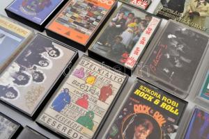 15 db műsoros magnókazetta, köztük Hobo, Karthágó, Kispál és a Borz + 2 db DVD-film