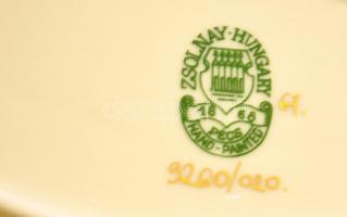 Zsolnay porcelán kézzel festett tálka, díszdobozban. Jelzett, hibátlan. 12 cm