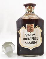 1979 Vinum Tokajense Passum - Tokaji 5 puttonyos aszú, palackozva: Tolcsva, díszdobozban, 0,75 l