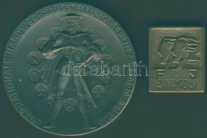 Német 3. Birodalom "Internat. Handwerkeraustellung Berlin 28.Mai-10. Juli 1938" nagyalakú Br plakett T:2 + Ausztria 1947. "Ifjúsági nap" kitűző T:2