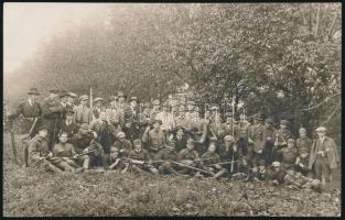 1921 Nyugat-magyarországi felkelők. Krug Lajos és felkelőtársai Nagymarton térségében. Fotólap. / 19...