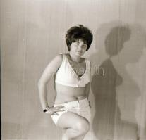 Erotikus fotónegatív, 11 képpel