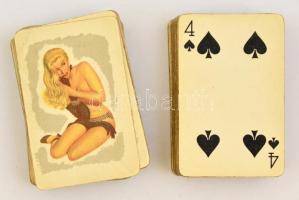 2 pakli francia kártya, hölgyeket ábrázoló hátlappal