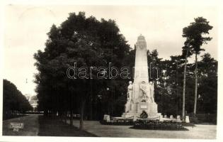 Debrecen, Hősök szobra a Nagyerdőn. Weinstock E. 242.