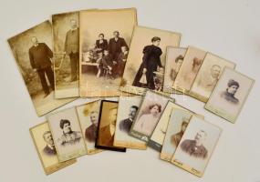 cca 1900-1910 Vegyes keményhátú műtermi fotók, 17 db, különböző műtermekből, 10,5x6,5 és 21,5x13,5 cm között