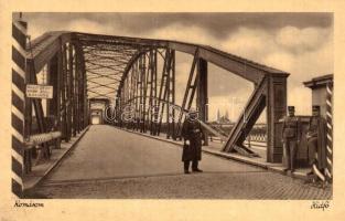 Komárom, Komárno; Hídfő, Vámsorompó, katonák / bridge, toll gate, turnpike, soldiers / Zollschranke (EK)