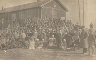 1917 Hadifogolytábor hadikórháznak álcázva Toboliczban (?), a kép előterében jobbra Rubenovics főhadnagy a parancsnok főorvos, aki civilben tanító volt / WWI Austro-Hungarian K.u.K. POW camp (prisoners of war) camouflaged as a field hospital. photo