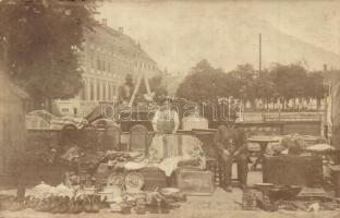 1904 Varasdfürdő, Warasdin-Töplitz, Varazdinske Toplice; bolhapiac árusokkal a Fő téren / flea market with cendors on the main square. Original photo! (EK)