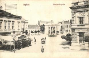 Nyitra, Nitra; Városháza tér, Einzinger József üzlete, Első Pilseni Sörcsarnok, Első Magyar Biztosító Társaság. Fürst Sz. kiadása / Town hall square, shop, beer hall, insurance company (EK)